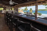 Trade Winds Restaurant & Guesthouse