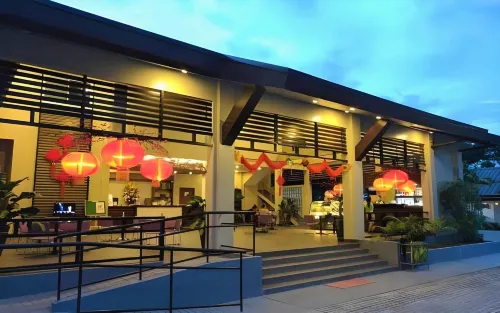 Seasons Hotel and Convention Center