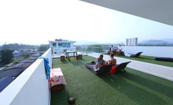 Modern Thai Suites Hotel