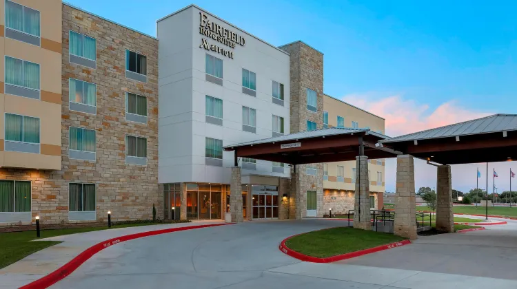 Fairfield Inn & Suites by Marriott Decatur at Decatur Conference Center 外観