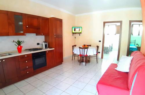 带阳台的两卧室公寓