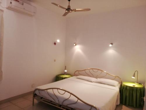 带阳台的两卧室公寓