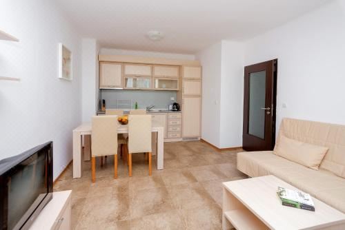 带阳台的一卧室城景公寓