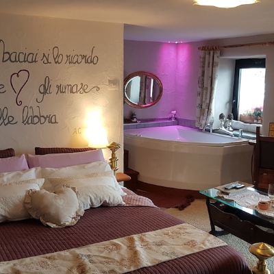Romantic Suite, Jetted Tub (Tendresse)