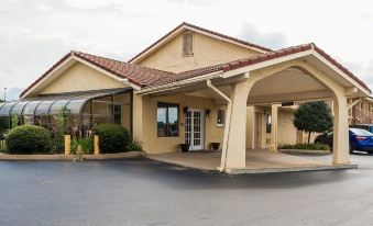 Quality Inn - Housity