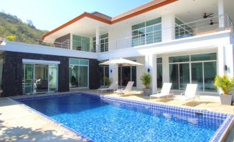 Hua Hin 5 Bedrooms Mansion B3