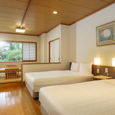 和洋折衷スタイル スタンダード ベッド2台 トイレ付 禁煙 かんぽの宿 鴨川 クーポン