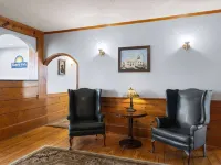 Days Inn by Wyndham Kill Devil Hills Oceanfront - Wilbur Hotels in Dare County