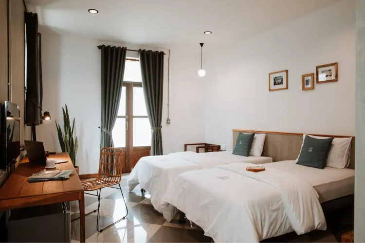 ห้องสแตนดาร์ดเตียงแฝดพร้อมระเบียง