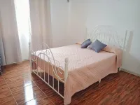 Villa Bella is 5 Mins from the Beach with Amazing Garden Overlooking the Pool Hotele w: 
