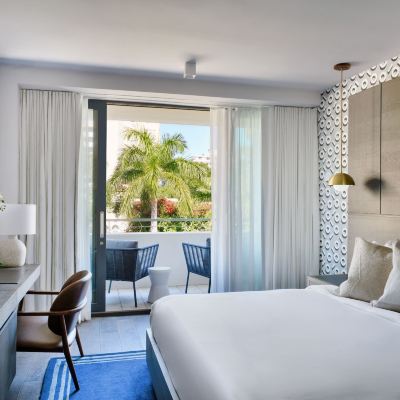 Luxury King Room With Balcony Non smoking Kaskades Hotel South Beach Promo Code