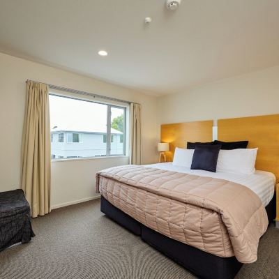 Deluxe Apartment with Lift 2 Bedrooms Waves Luxury Apartments Promo Code