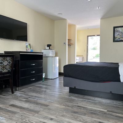 Standard King Room with Mountain View Yosemite Sierra Inn Promo Code