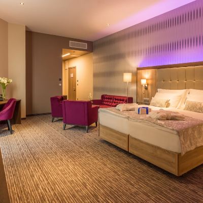 Junior Suite Admiral Hotel Promo Code
