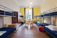 Atlantis Hostel Hotel di 