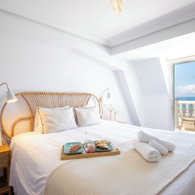 Comfort Double Room, Private Bathroom, Ocean View Far Out Inn Promo Code