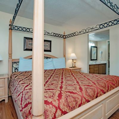 Condo, 2 Bedrooms (205) Oak Square Rentals Promo Code