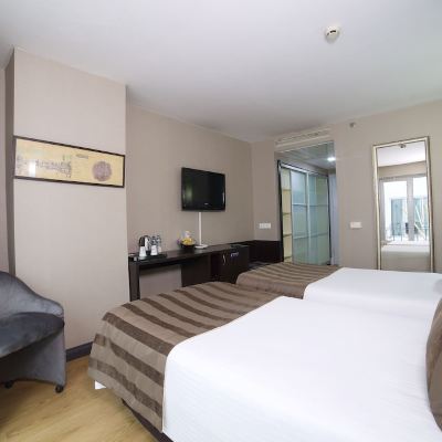 Standard Twin Room, 2 Twin Beds, Courtyard View