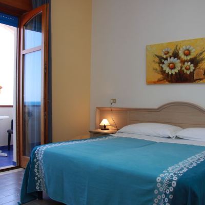 Comfort Triple Room with Sea View
