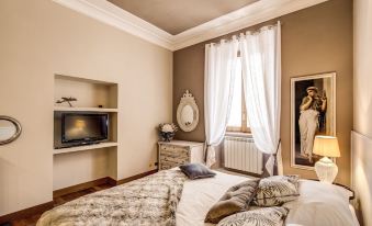 Spanish Steps Miracle Suite