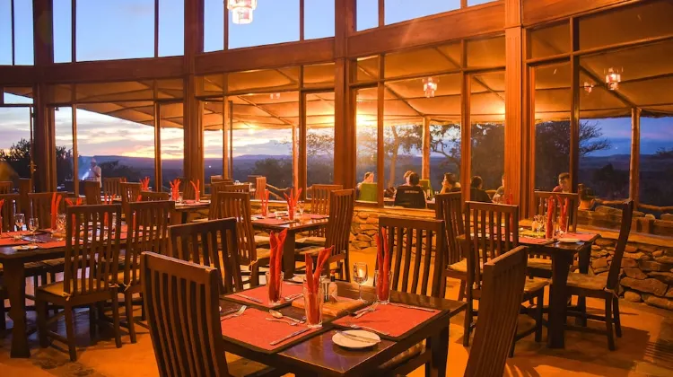 Serengeti Simba Lodge 食事・レストラン