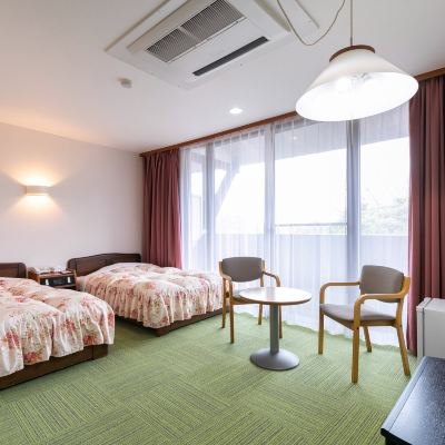 本館ツインルーム、バス付き くつろぎの森　グリーンピア八女 クーポン