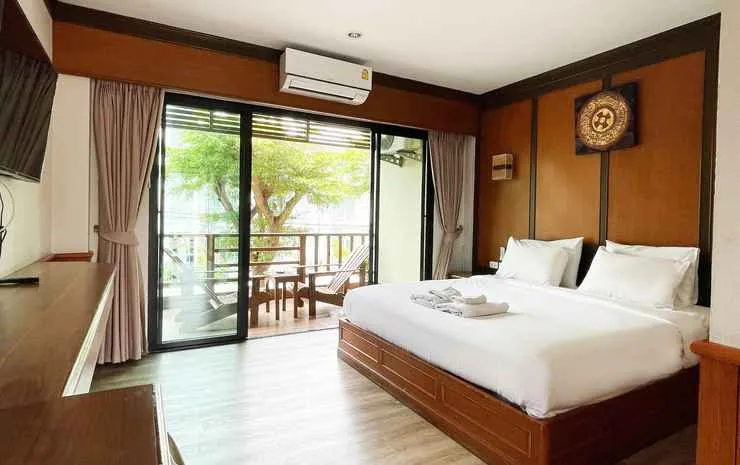 ห้องดีลักซ์ เตียงใหญ่ 1 เตียง