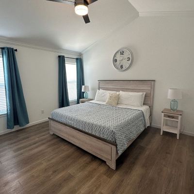 Premier Cabin, 1 King Bed with Sofa Bed, Lake View