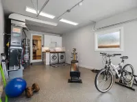 Seattle World Cup and NW Parks 3 Bedrooms Central AC Hot Tub & Outdoor Living ベリアンのホテル