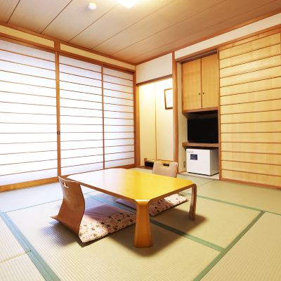 ■Main Building■ Japanese-Style Room With 8 Tatami Mats (Unit Bath☆Wi-Fi Equipped) [Standard] [Japanese Room] [Non-Smoking] [Mountain View] ゆばらの宿 米屋 クーポン