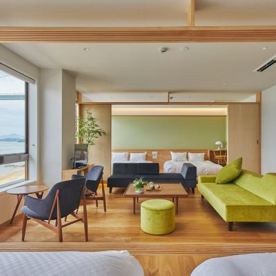 オーシャンビュージュニアスイート(ベッド4台)(浴室)(本館) ＧＬＡＭＰＲＯＯＫ　しまなみ（グランルーク） クーポン