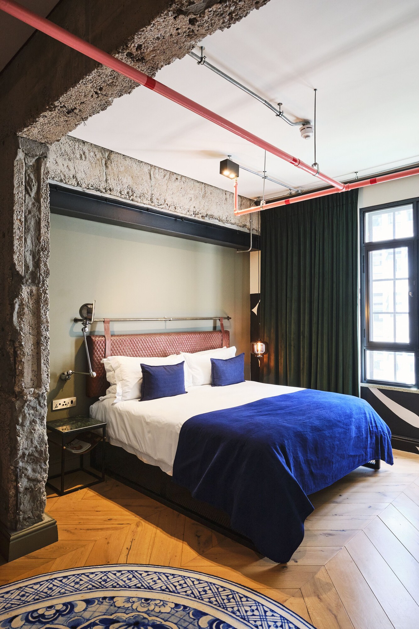 标准特大床房带城景