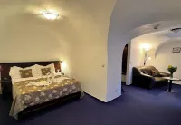 Hotel Joseph 1699 Hotels in 