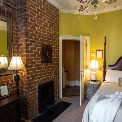 Lee Room-Main House Queen Eliza Thompson House, Historic Inns of Savannah Collection Promo Code