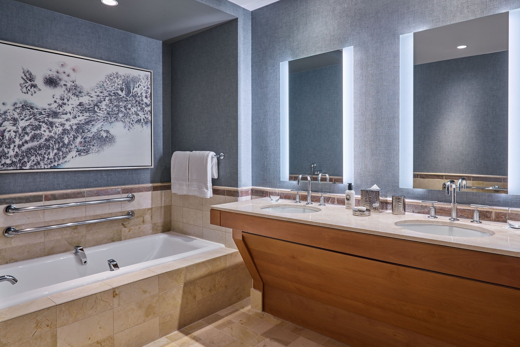 可使用俱乐部休息室，俱乐部客房，1张特大床，壁炉