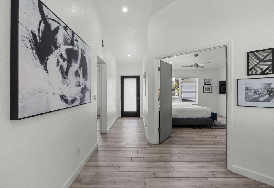 惊喜泳池和壁炉，为终极放松而设计的时尚绿洲