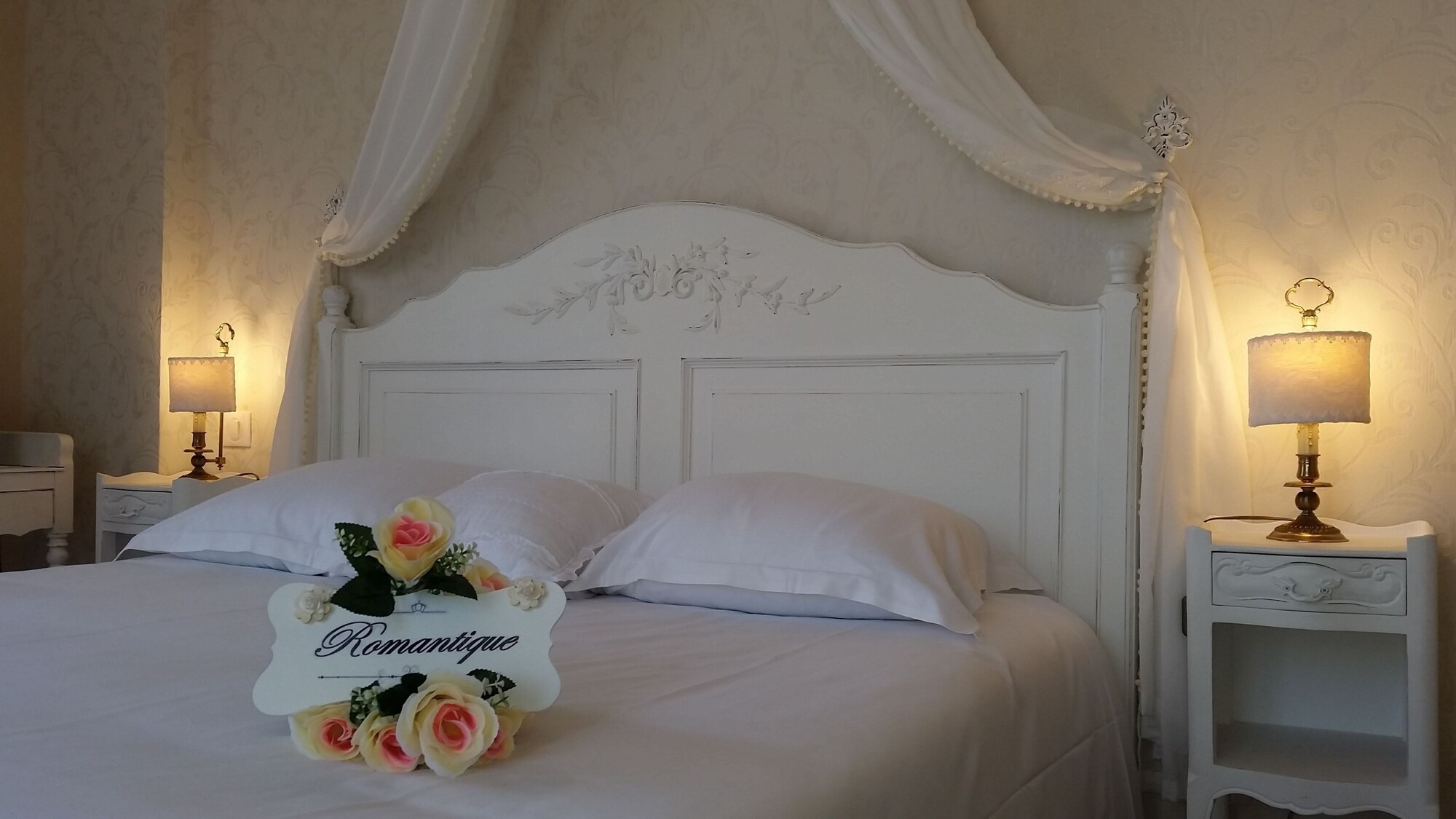 高级双人房，一大床，带连通浴室（Romantique）