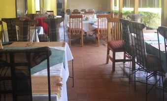 Mount Moroto Hotel - Housity