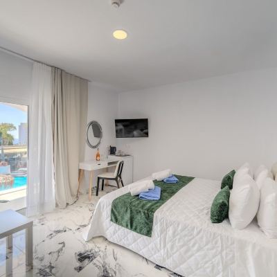 Suite With Balcony Bamboo Suites Promo Code