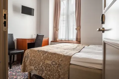 Three Crowns Residents Hotels in 