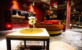 Silk Motel - Housity
