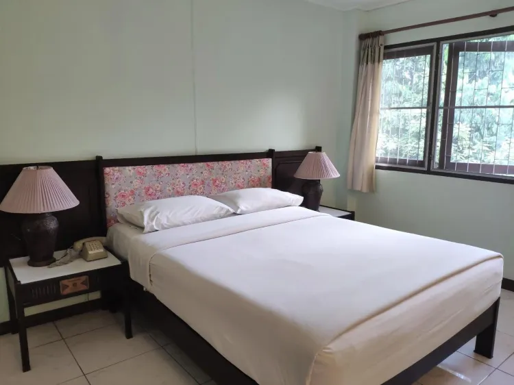 ห้องสแตนดาร์ด เตียงใหญ่ พร้อมพัดลม