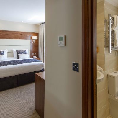 Executive King Room The Devon Hotel Promo Code