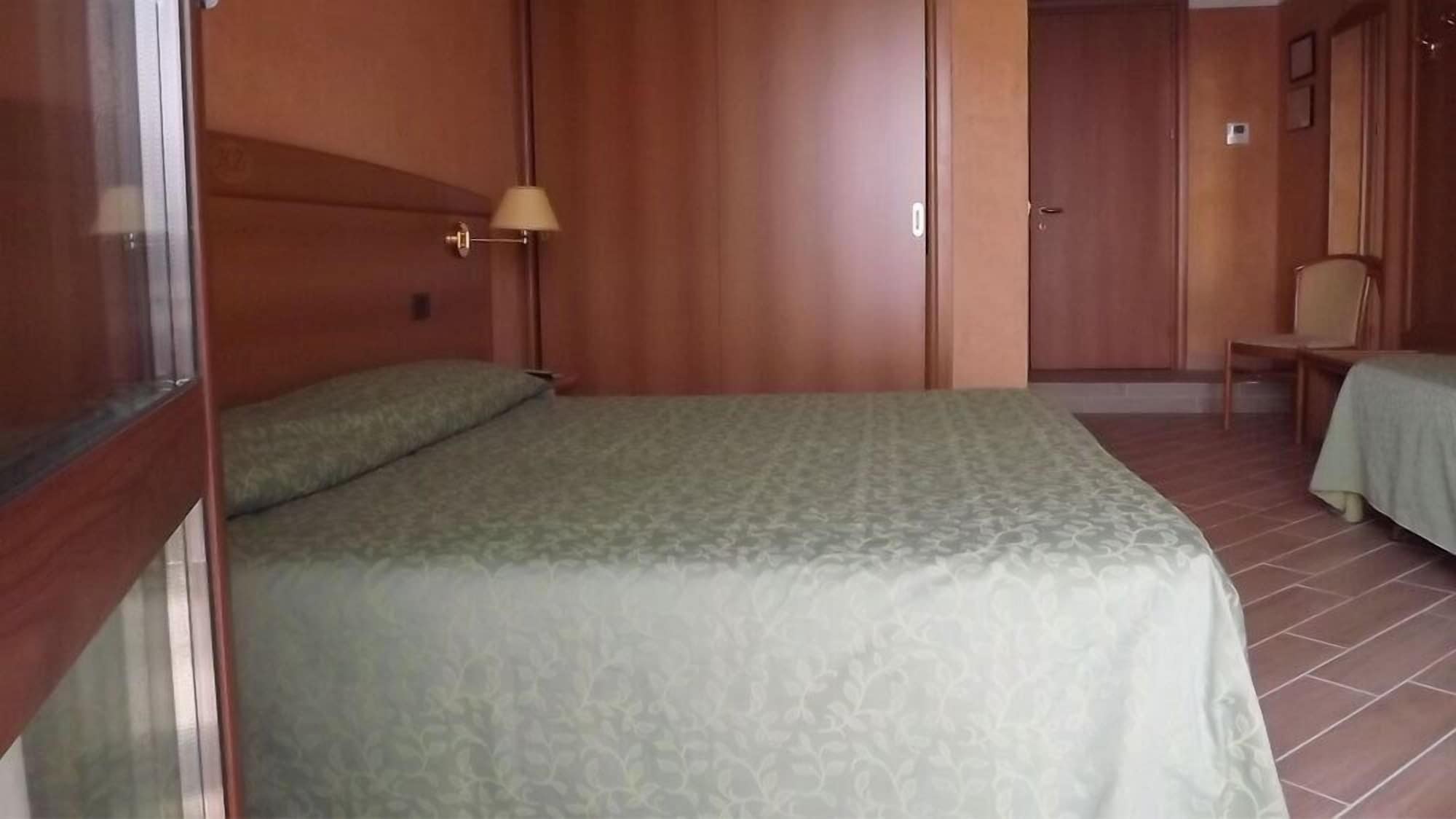 湖景双人或双床间