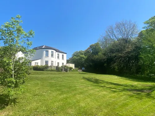 Holyland House - Greenacres Estates Hotels in Stackpole