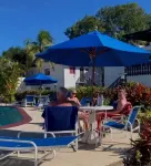 Peaceful intensely clean unit overlooking tropical gardens and golf course Hotel di 