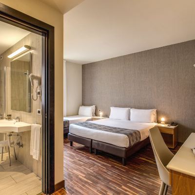 Standard Triple Room Albergo Firenze Promo Code