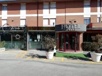Hotel Rossi Hotele w: 