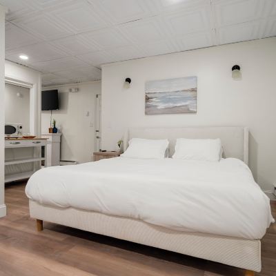 Driftwood Den Carbone's Beachside Suites Promo Code