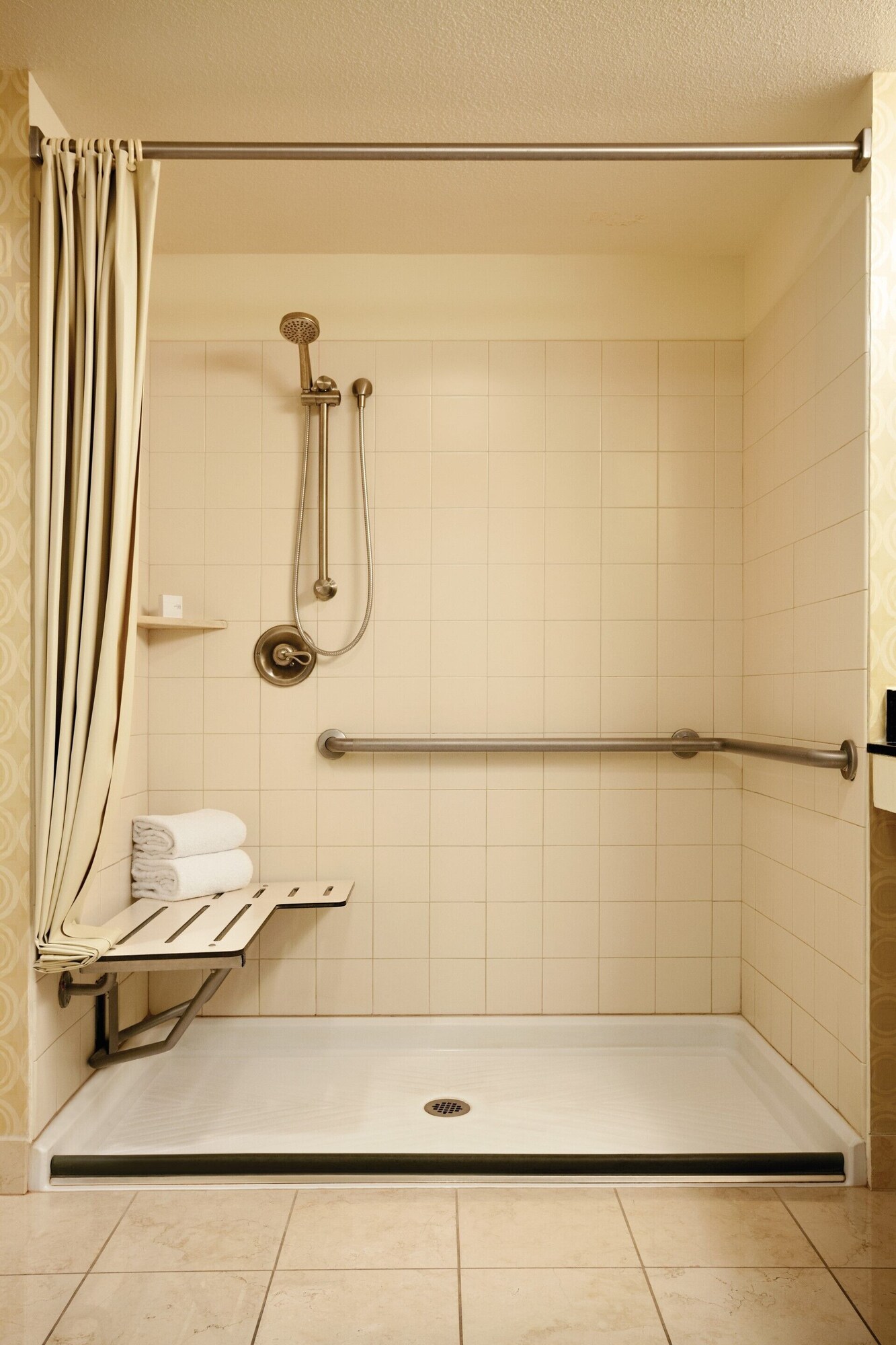 超时尚房（1张特大床，带无障碍淋浴）